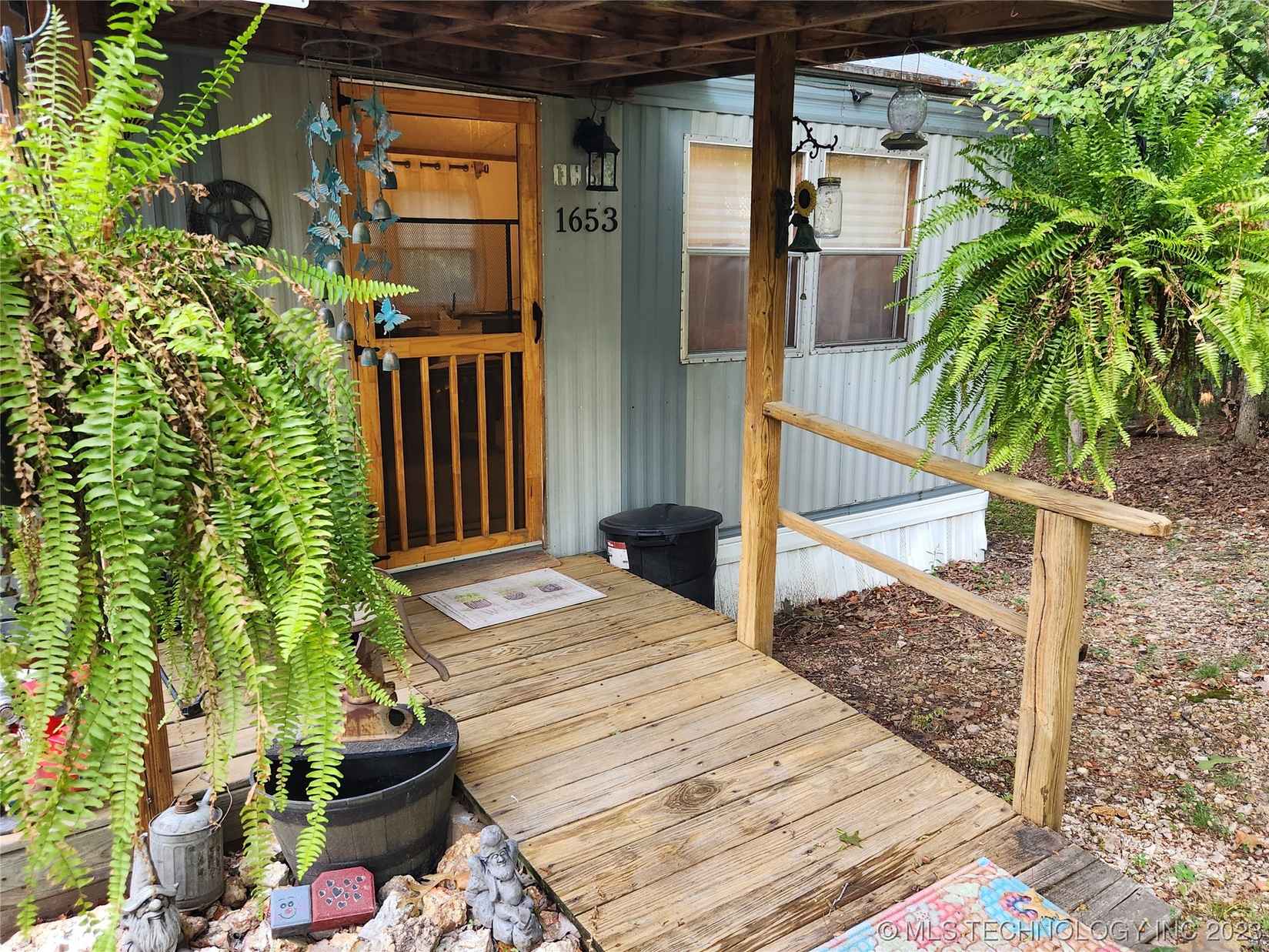 1653 Cedar Vly Trl  