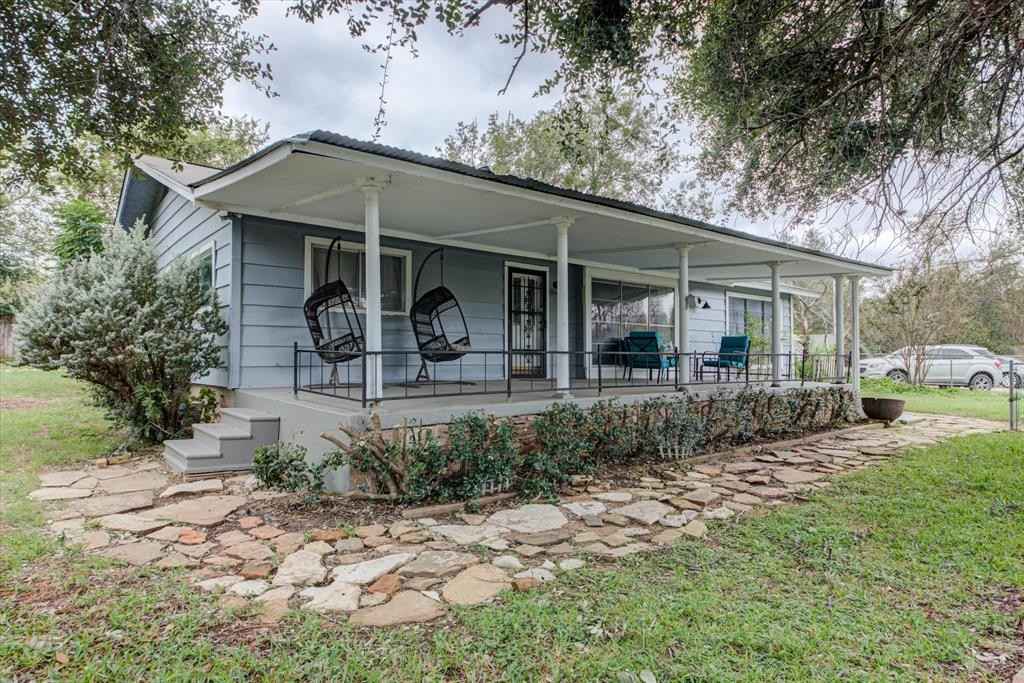 3710 Lakeview Dr  