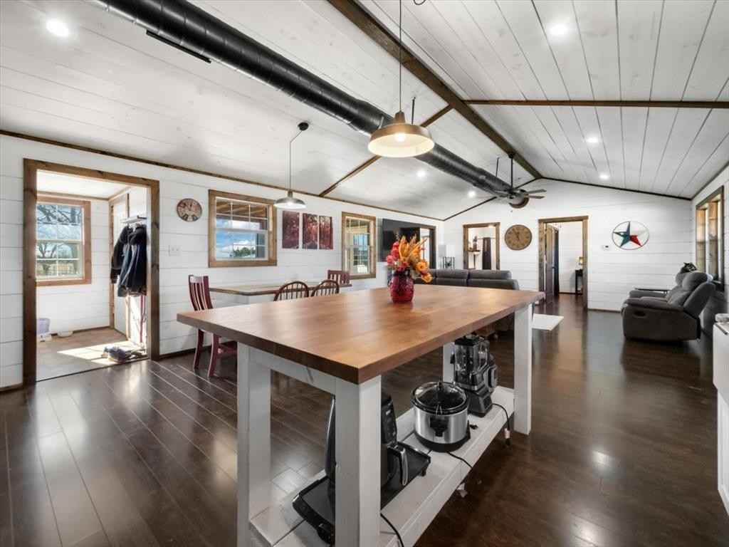 535 Hill County Rd 1120  