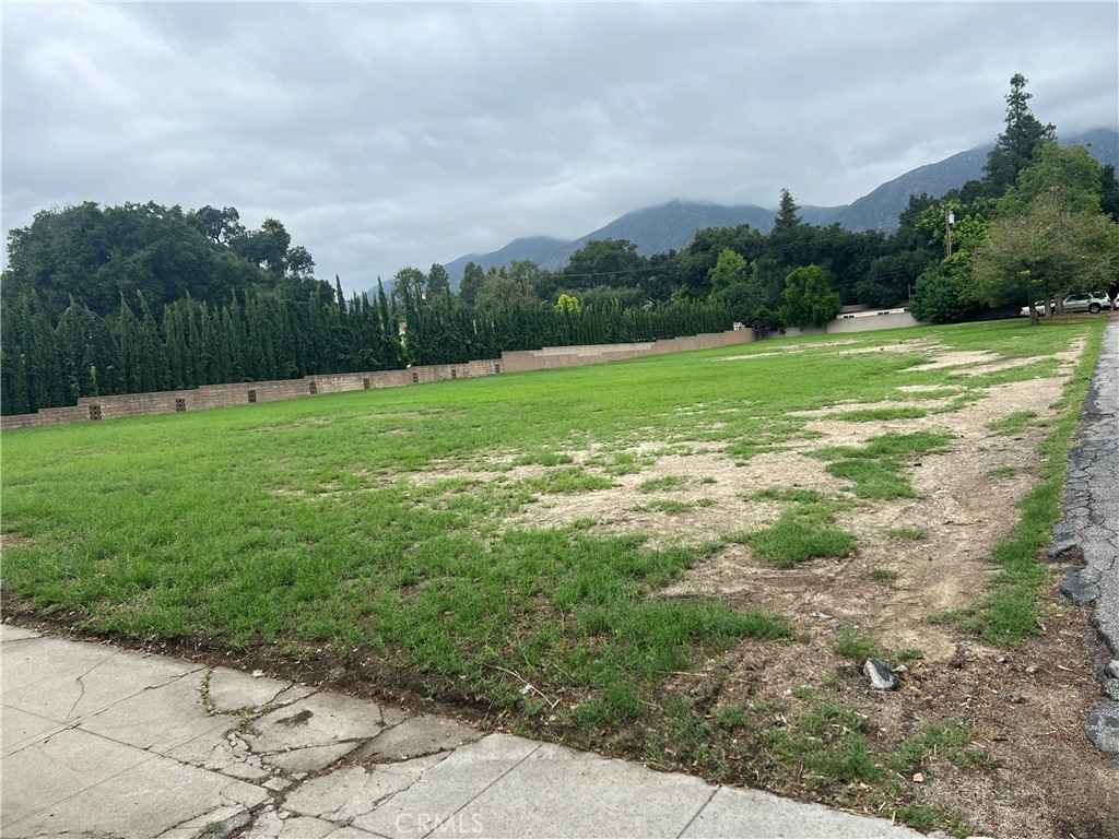 19 Foothill Blvd -25  
