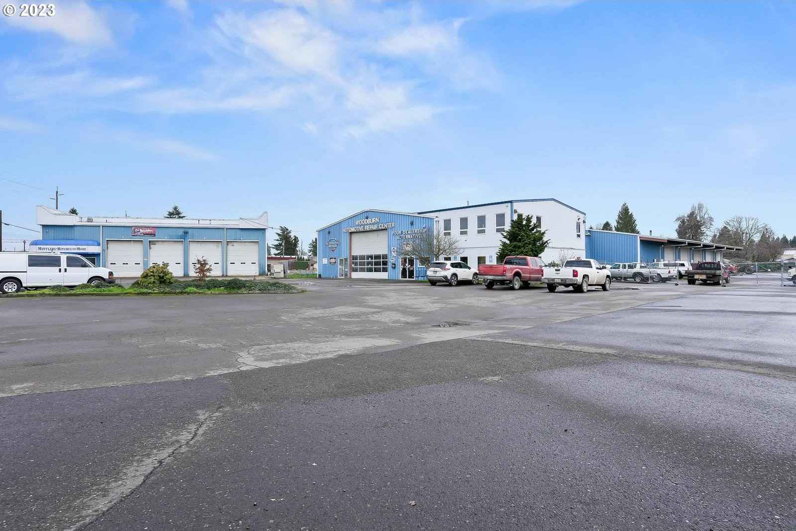 555 N Pacific Hwy  