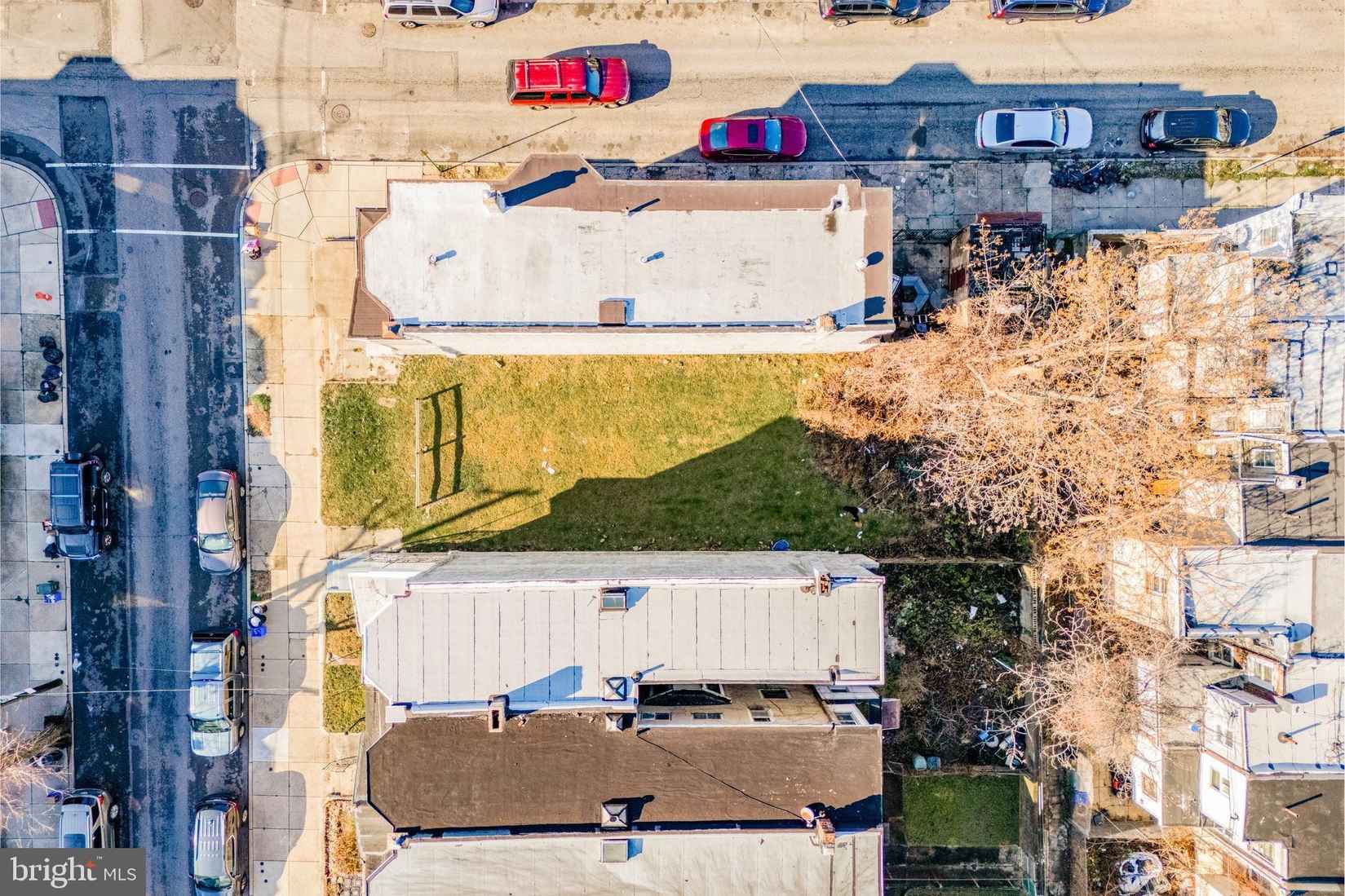 2449 W CUMBERLAND St  
