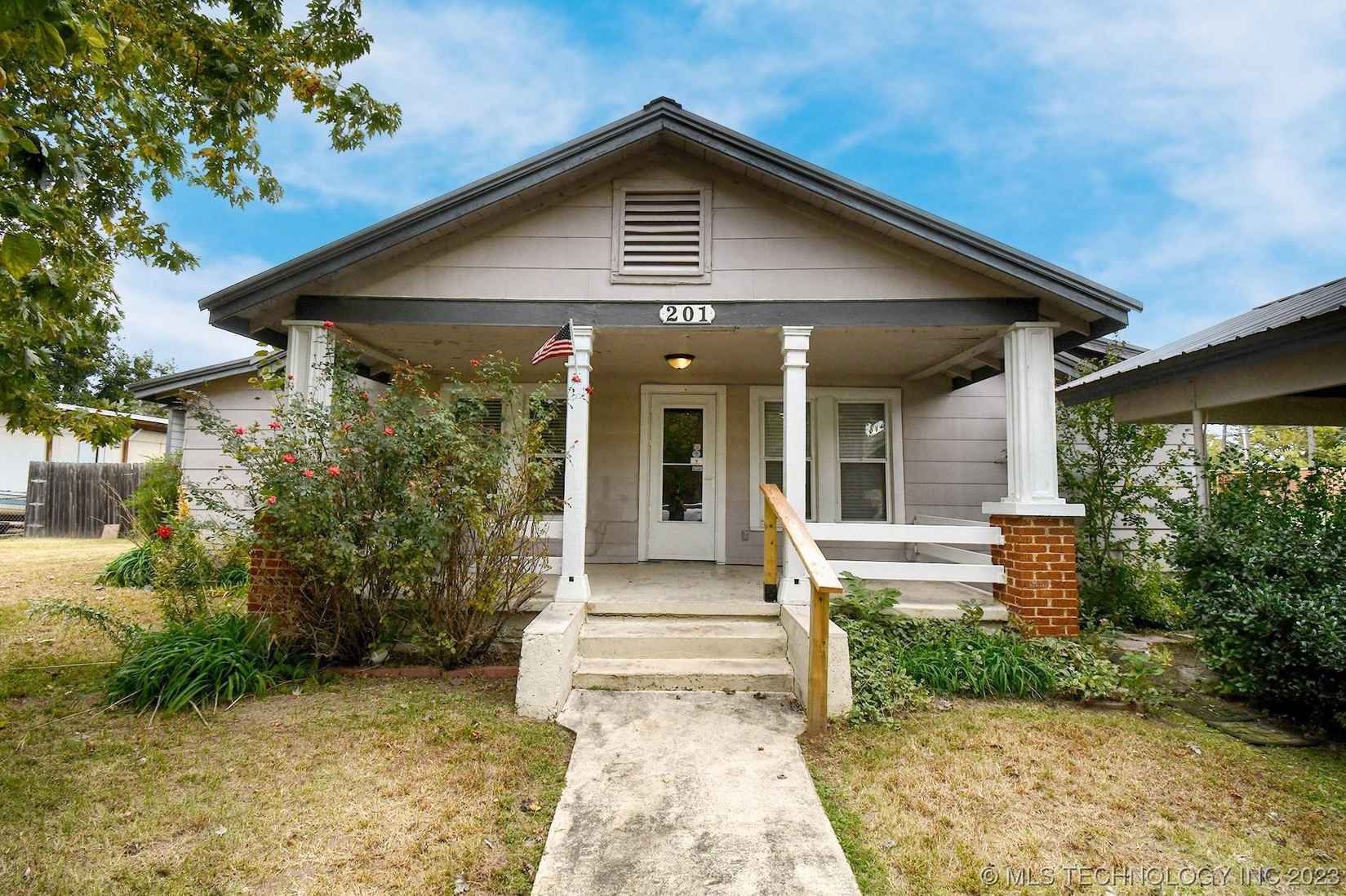 201 N Main St  