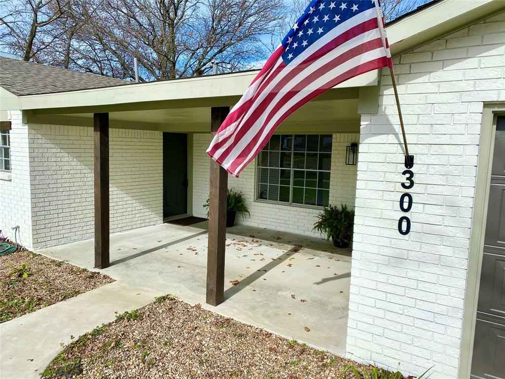 300 W Main St  