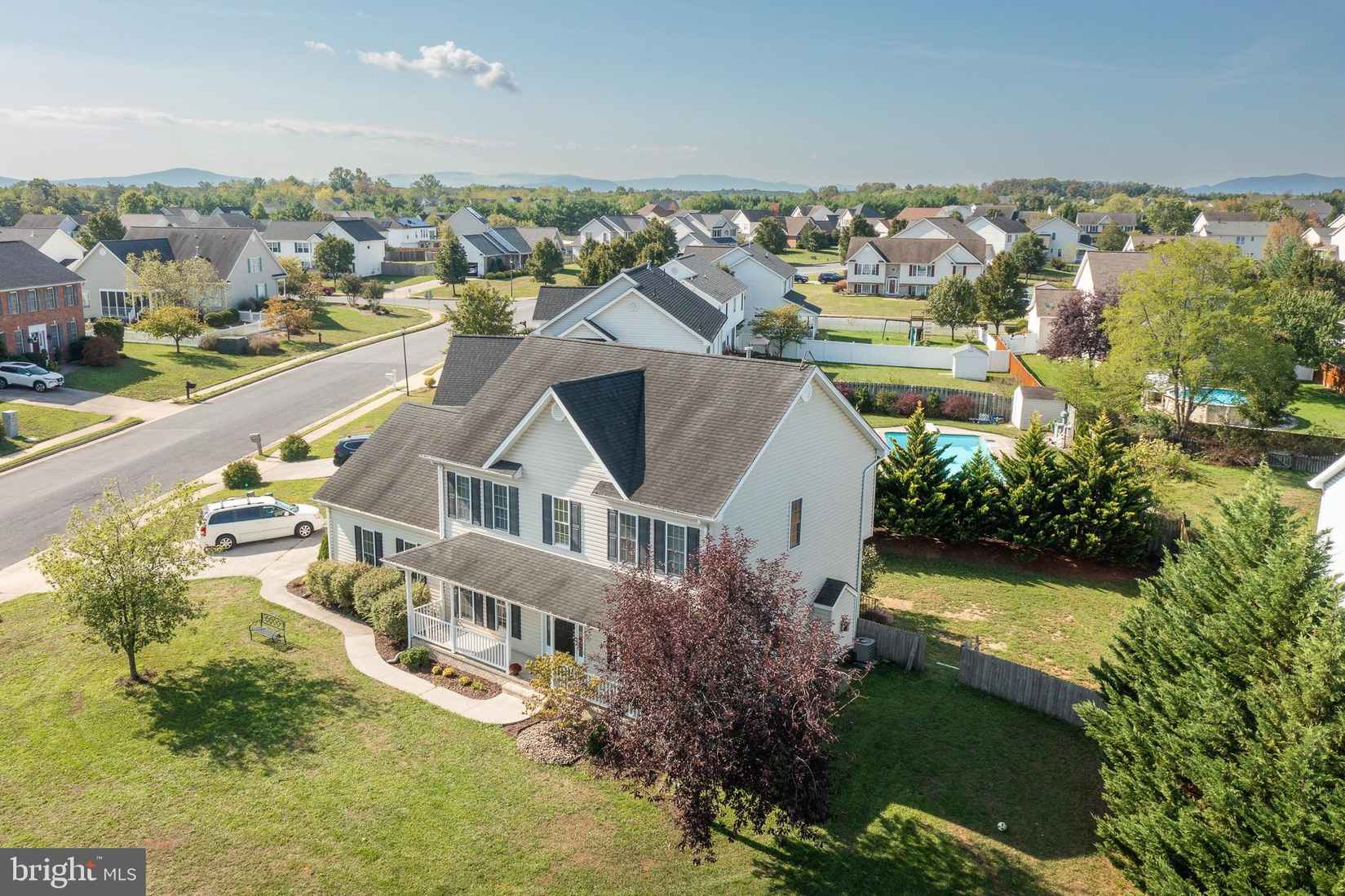 207 CLYDESDALE Dr  