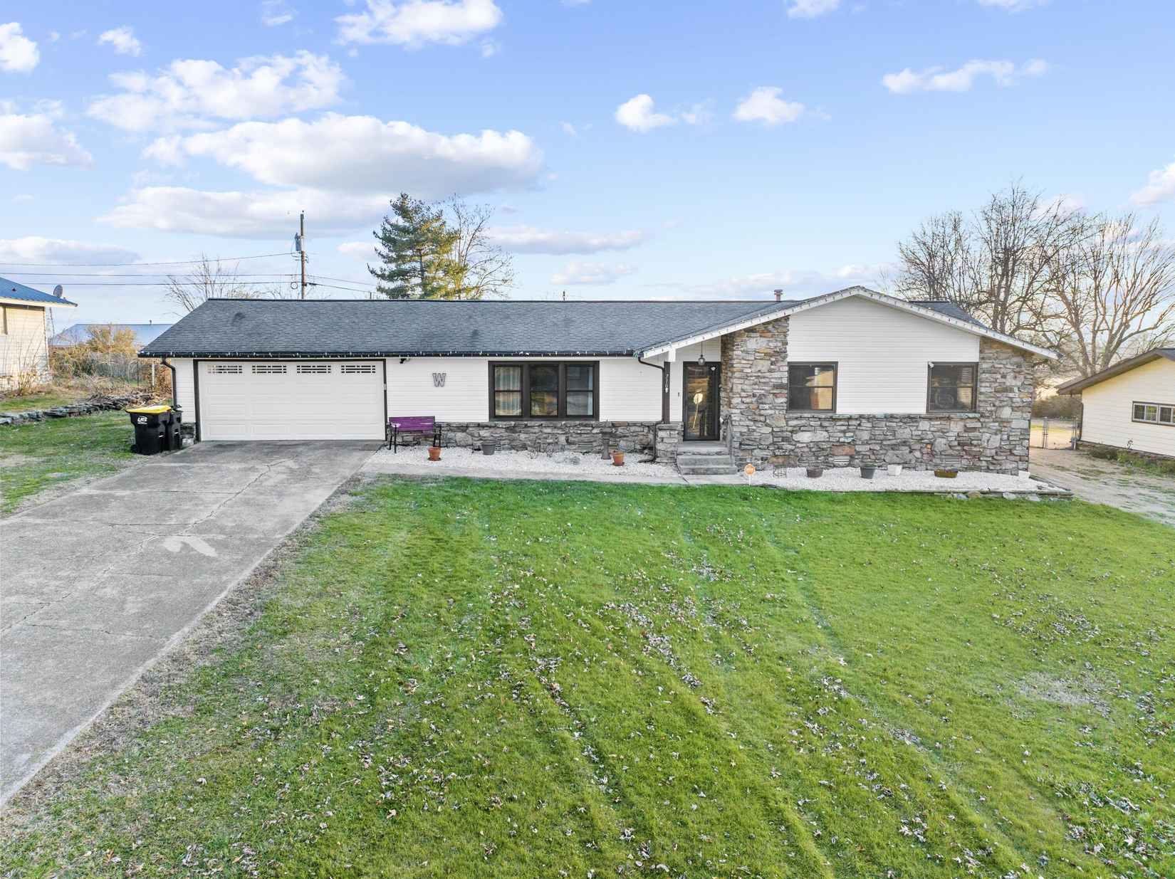 710 Oriole Dr  