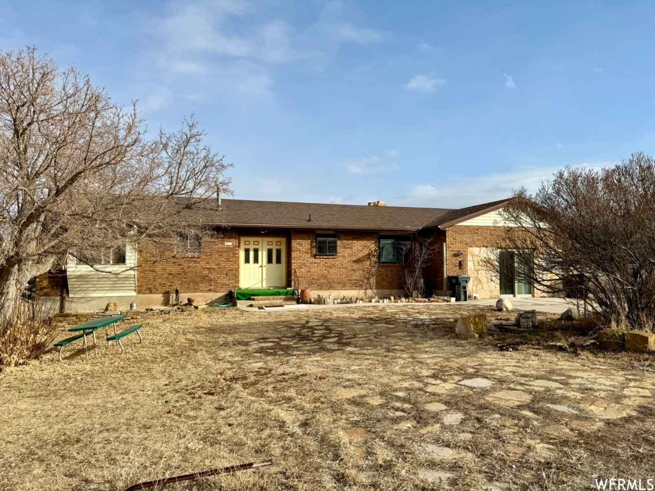2565 S STATE RD 32  
