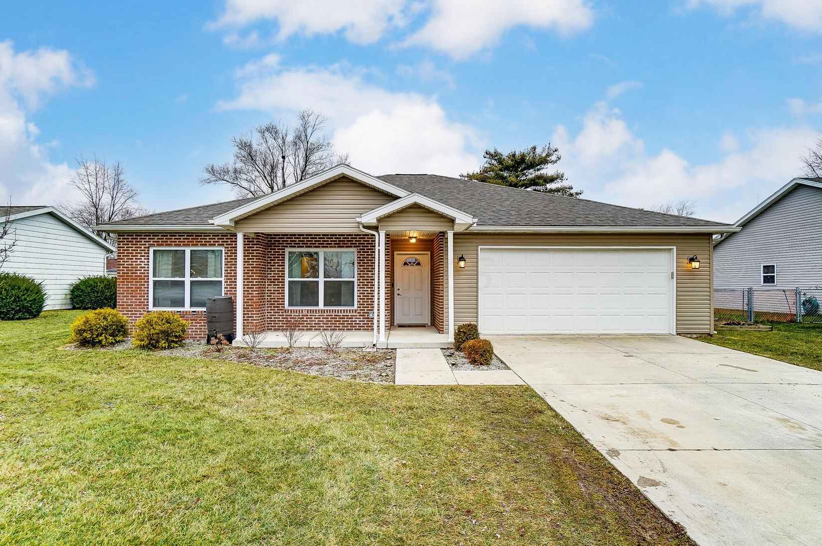 12 Maple St  