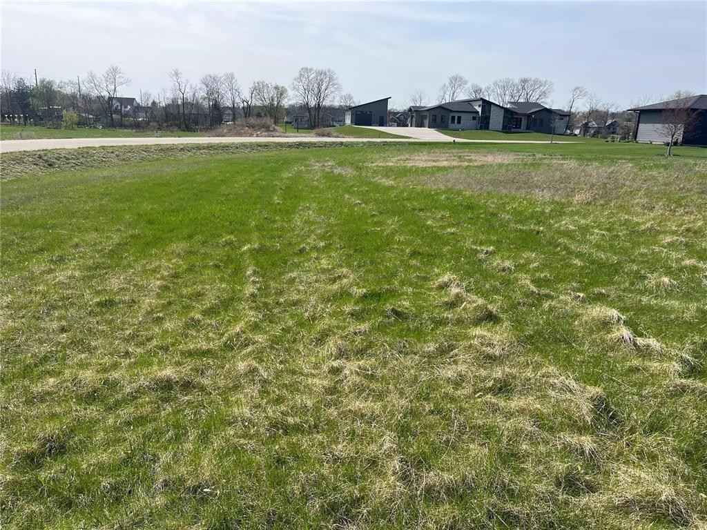 23 Feather Ridge Pass NE  