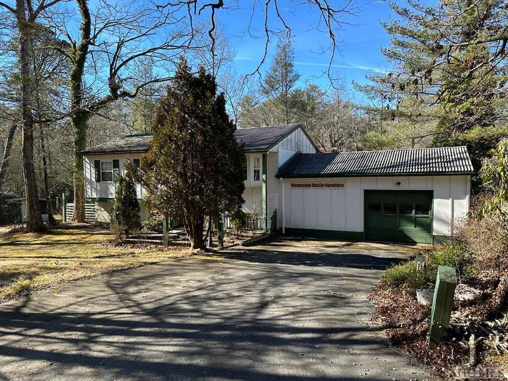 136 Youngblood Ln  