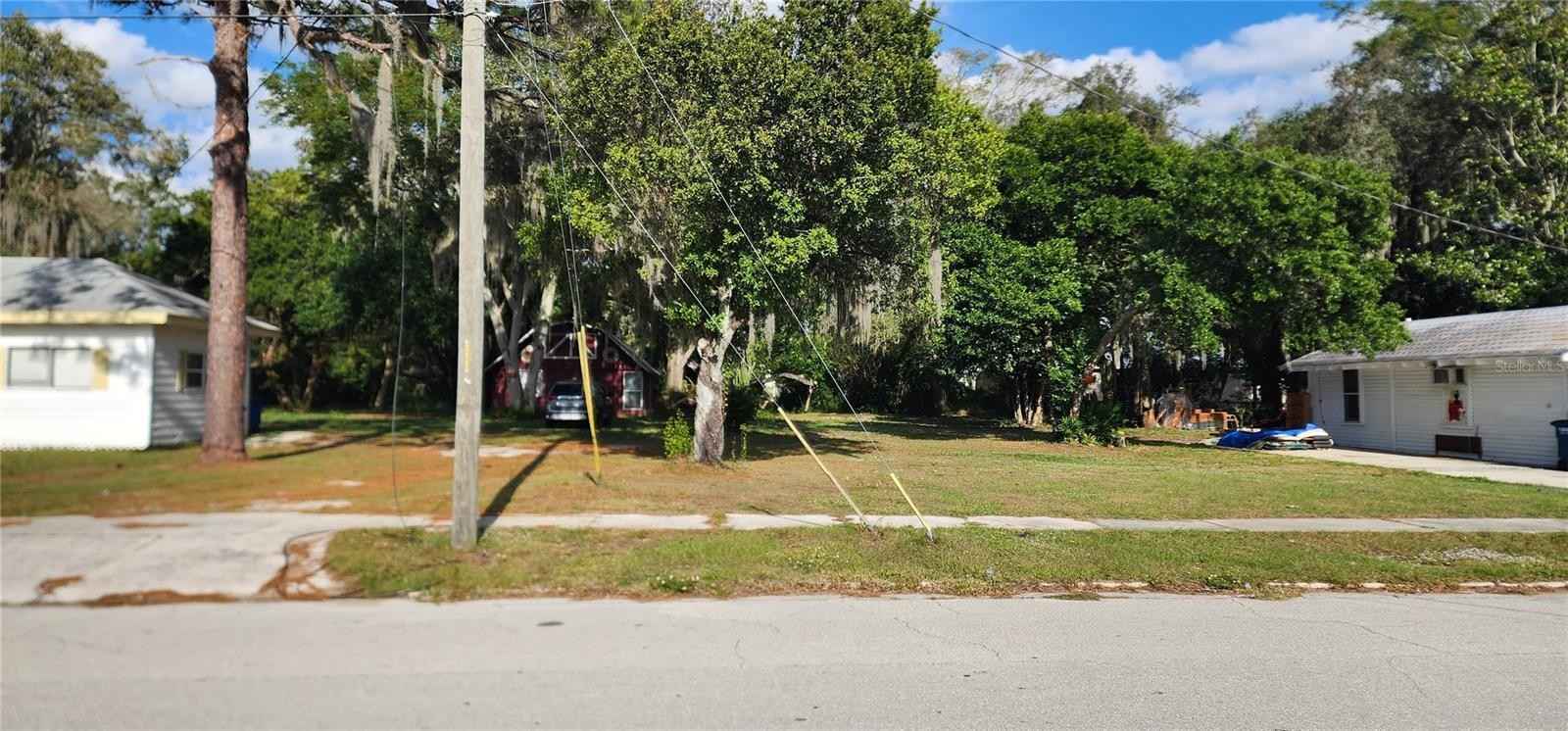 564 OAK Ave  