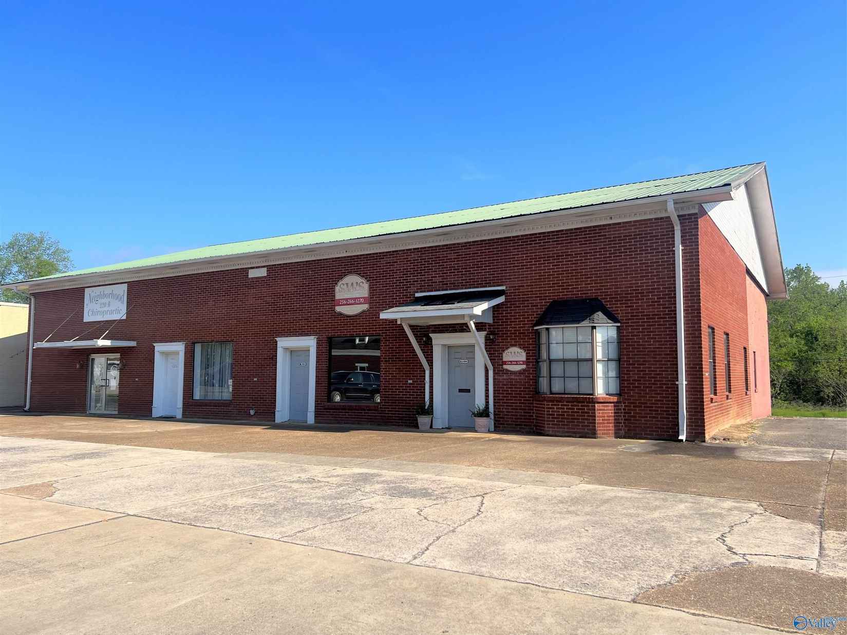 220 W Main St  