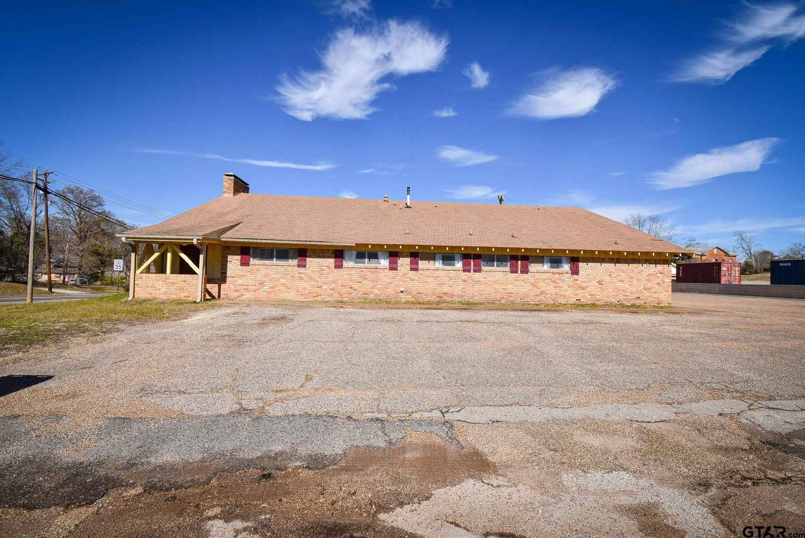 304 N Motley Dr  