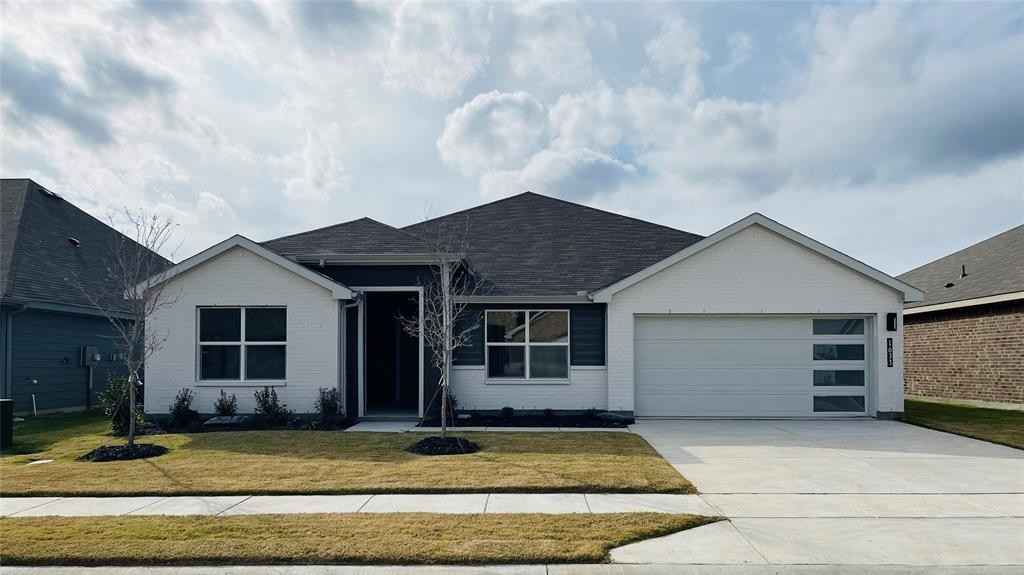 1633 FOREST Park Dr  