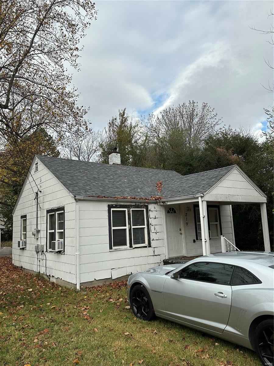219 Crowe St  