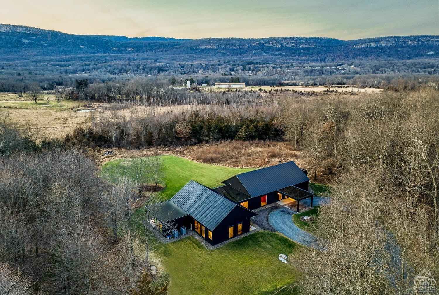 82 Vis Dr  