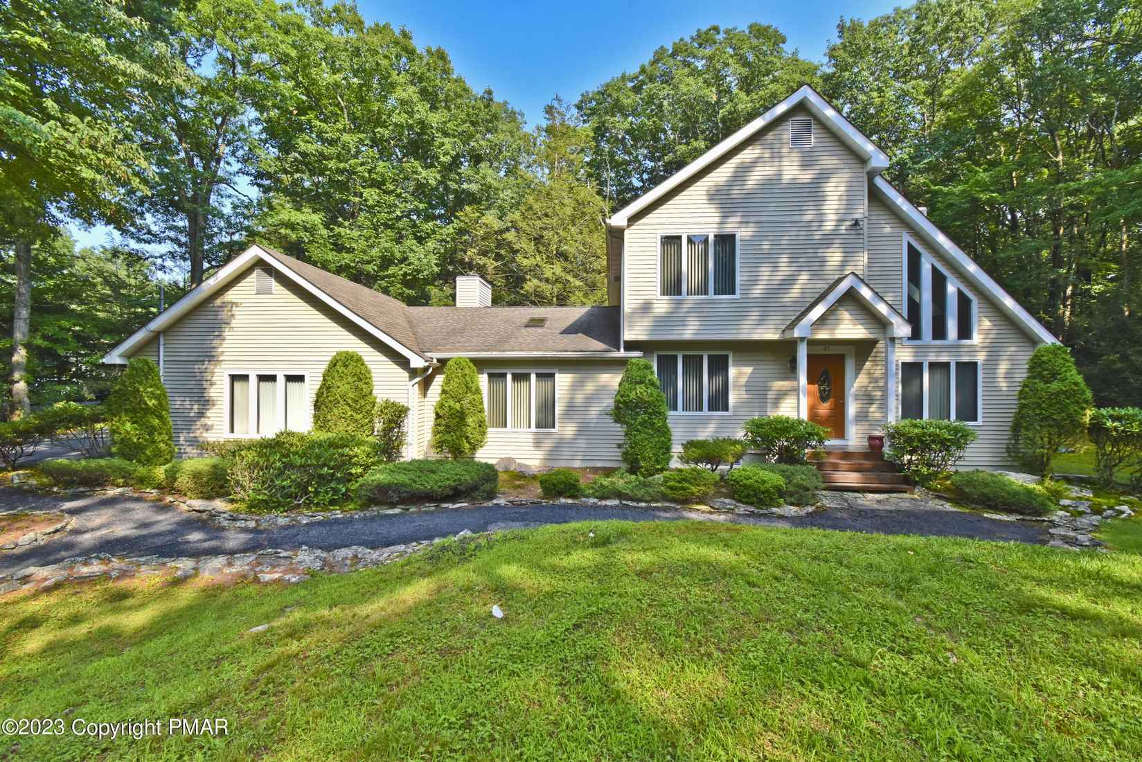 3279 Birch Hl Dr  