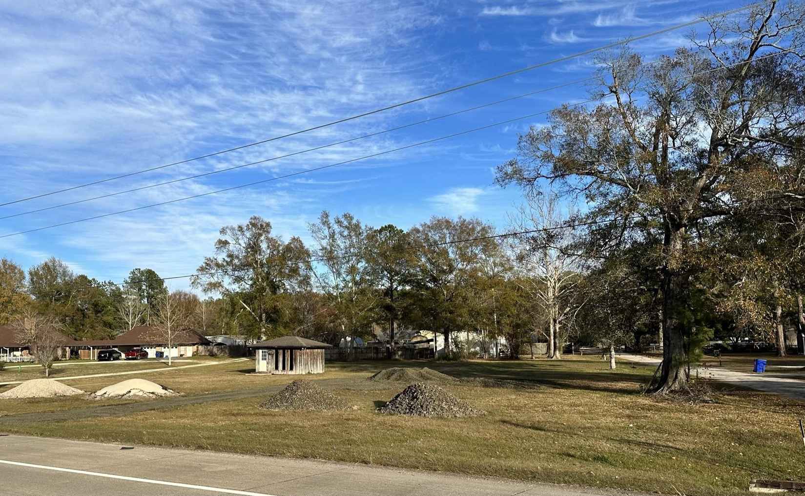 Tx St Hwy 96 N County Rd 834  