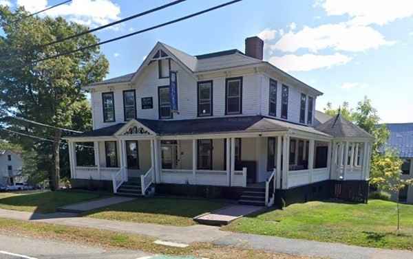 981 MAIN ST  