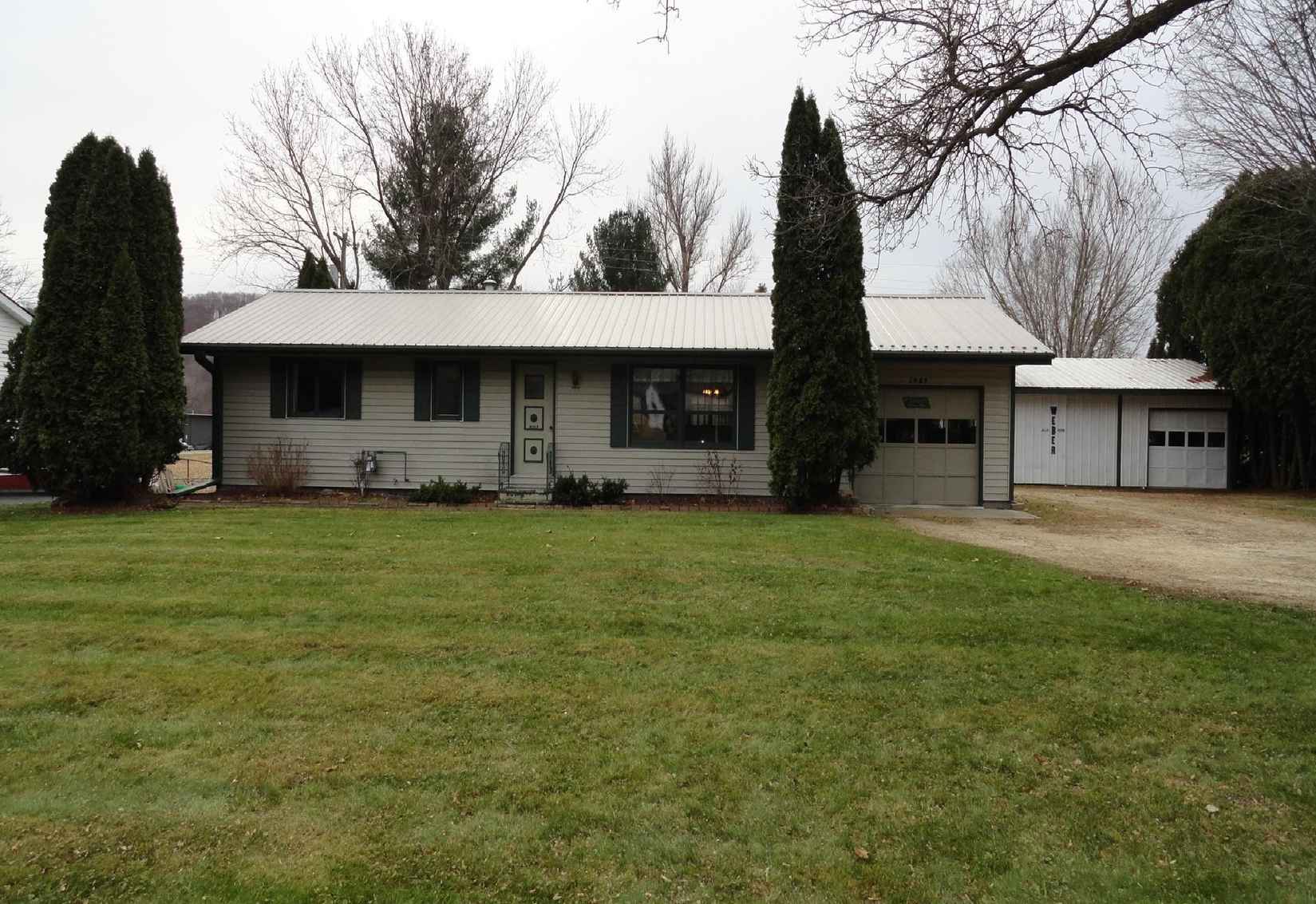 1027 W Winter Ave  