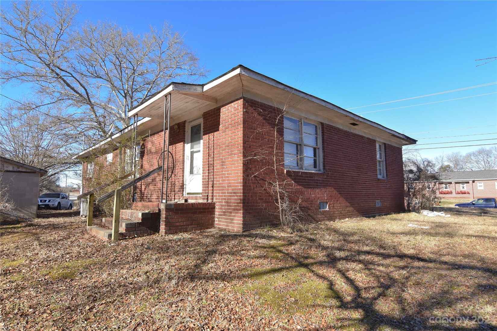 826 J a Cochran Byp  