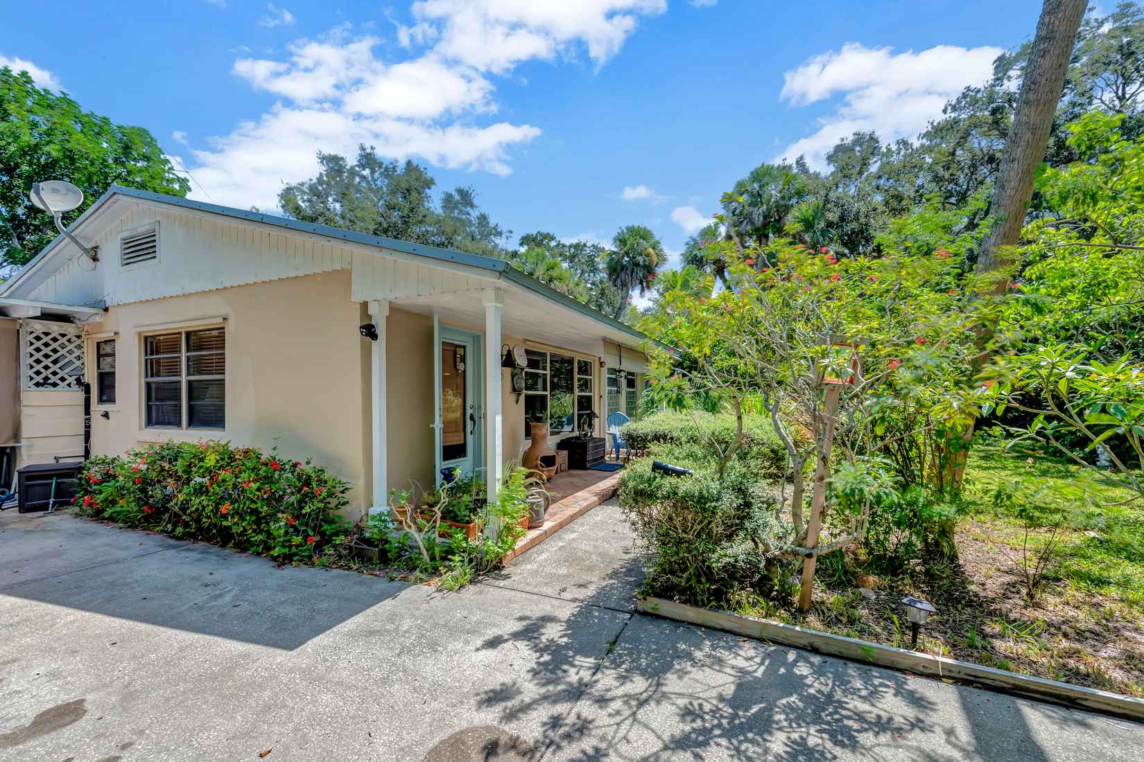 655 Acacia Rd  
