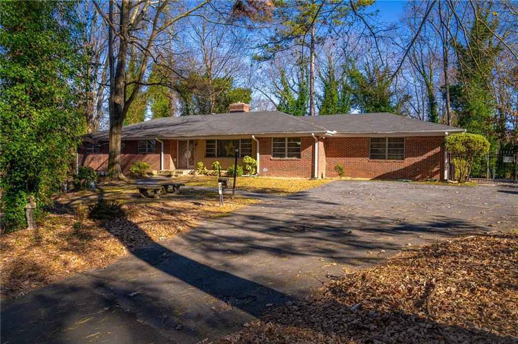 129 Lake Ave NW  