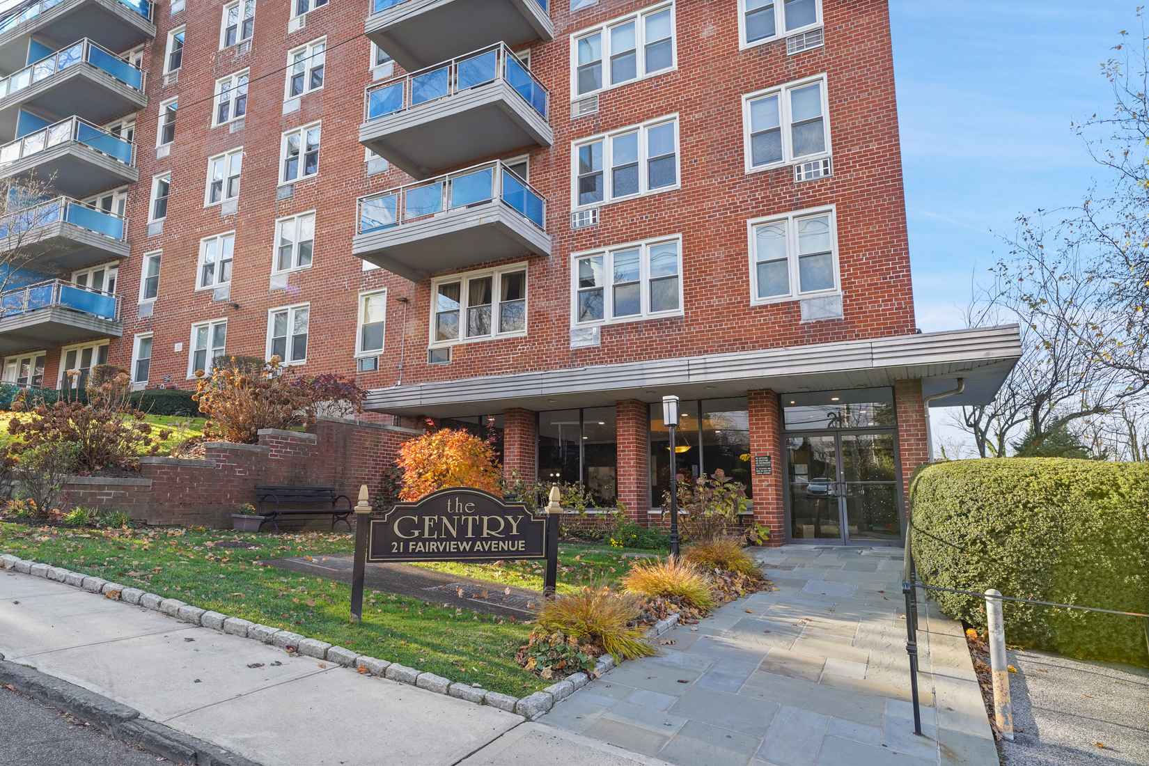 21 Fairview Ave 421  