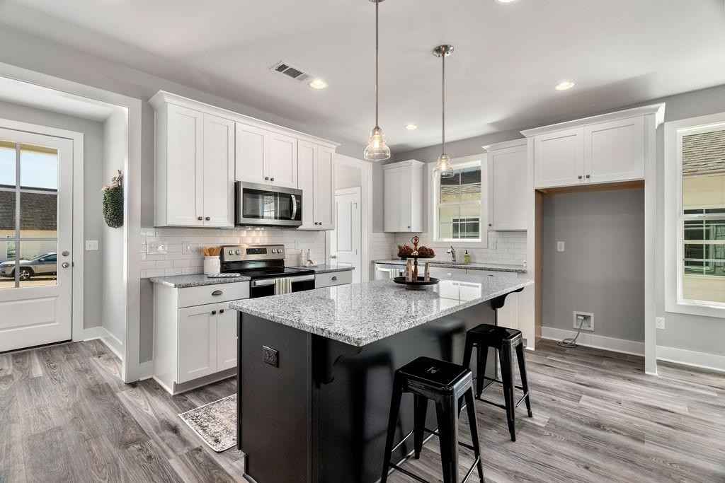 11 CROSSING Ct E  