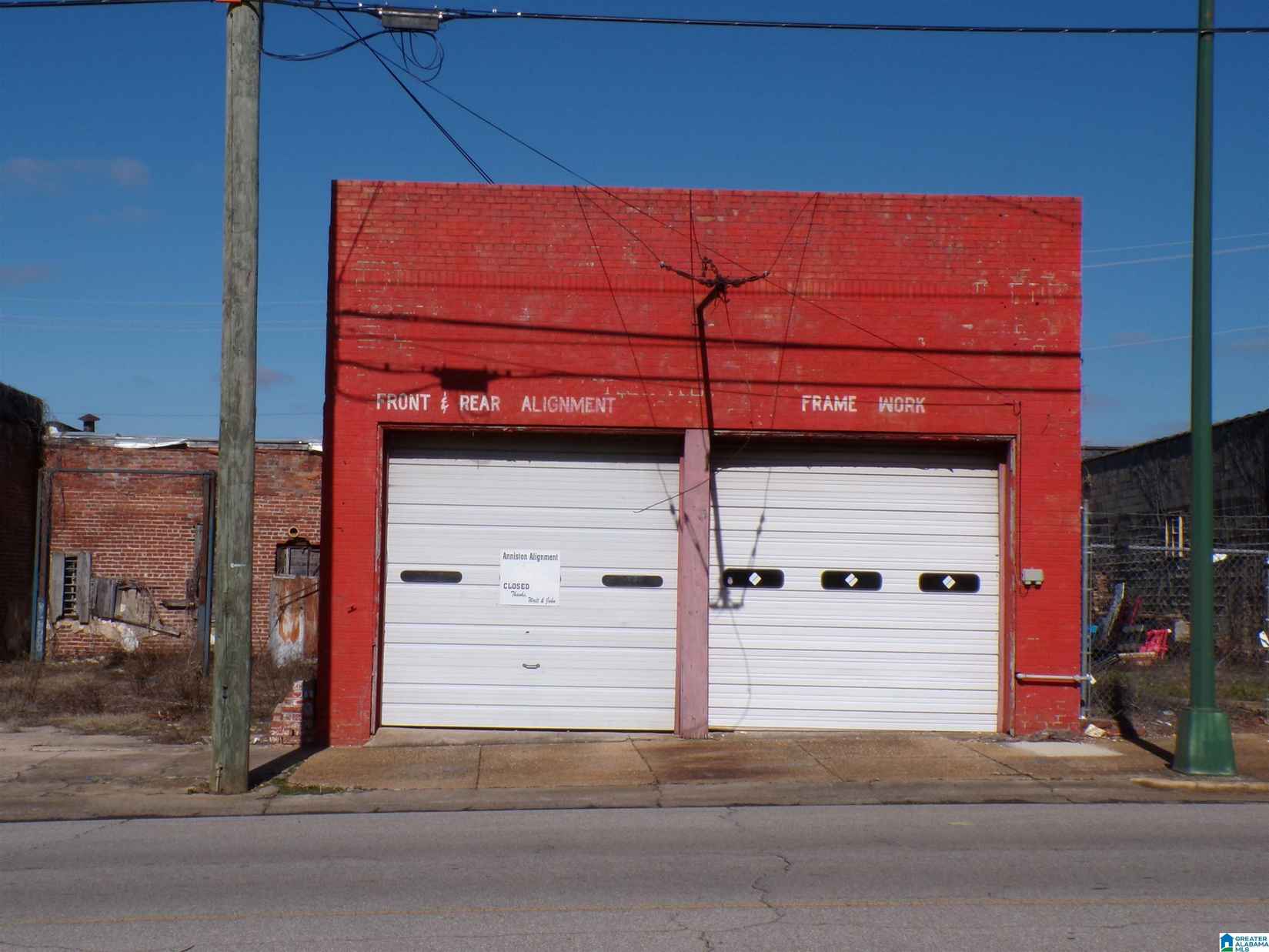 115 W 10TH St  