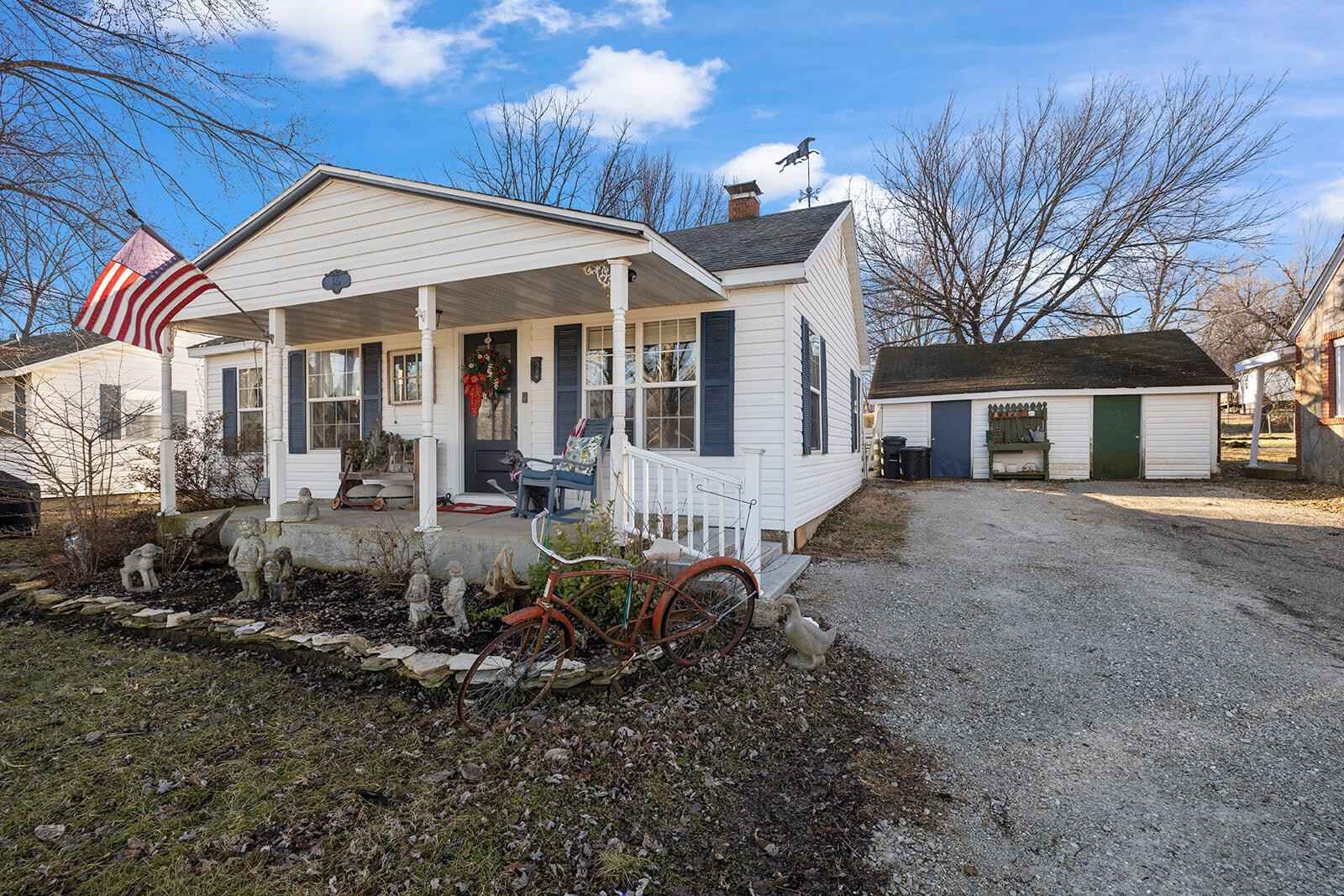815 East Benton Ave  
