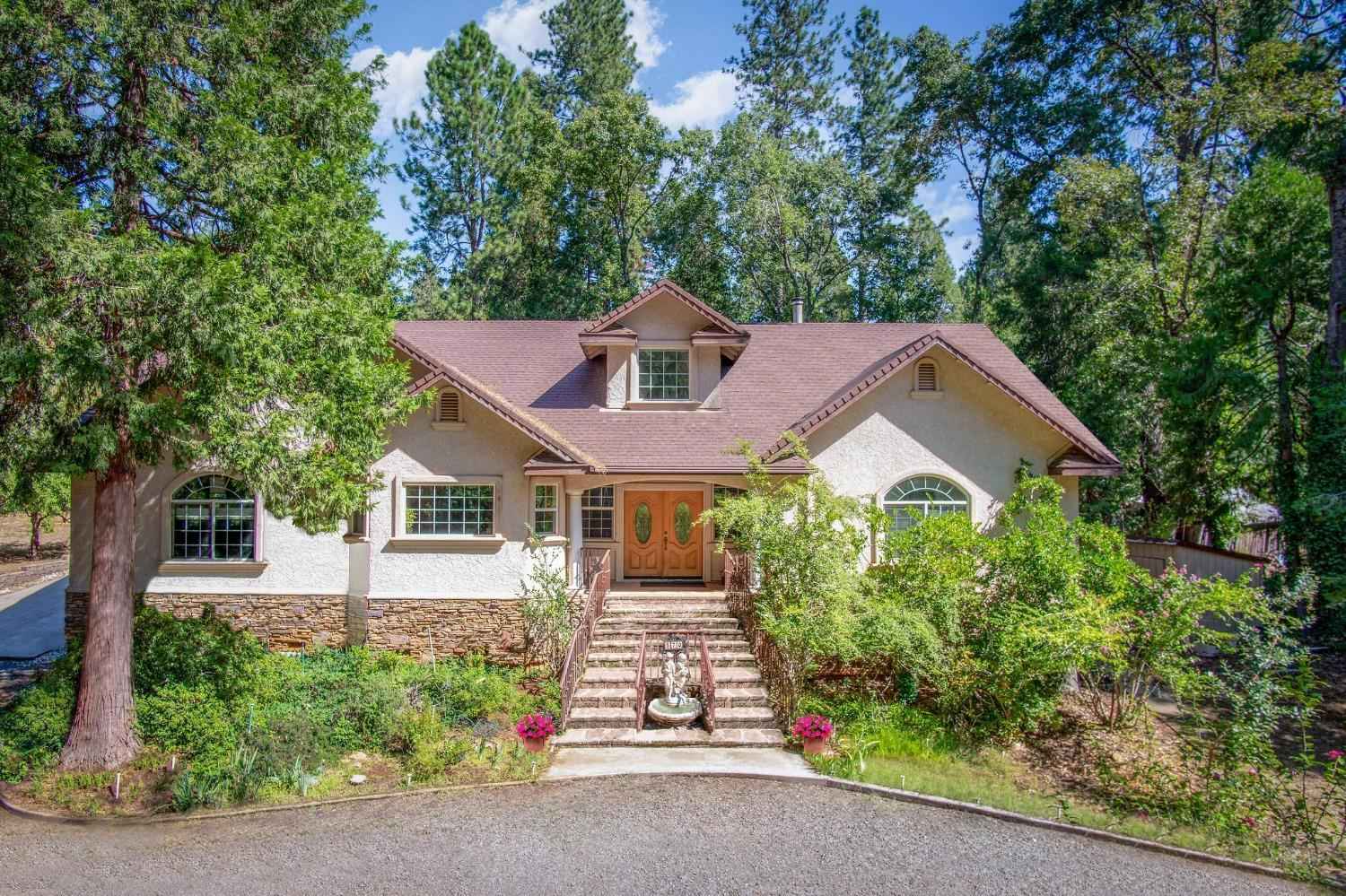 570 Charlene Ln  