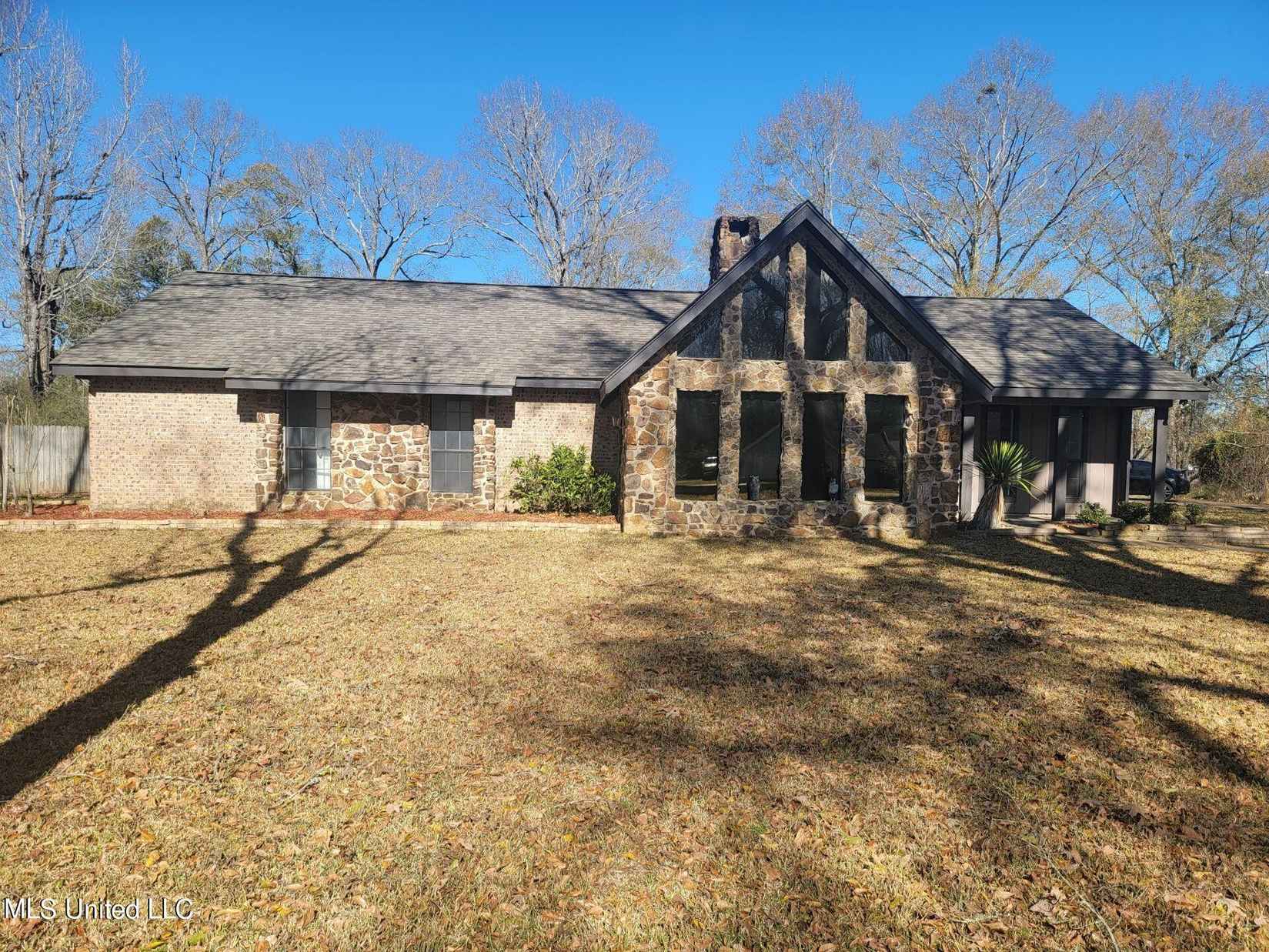 1170 Wesley Dr  