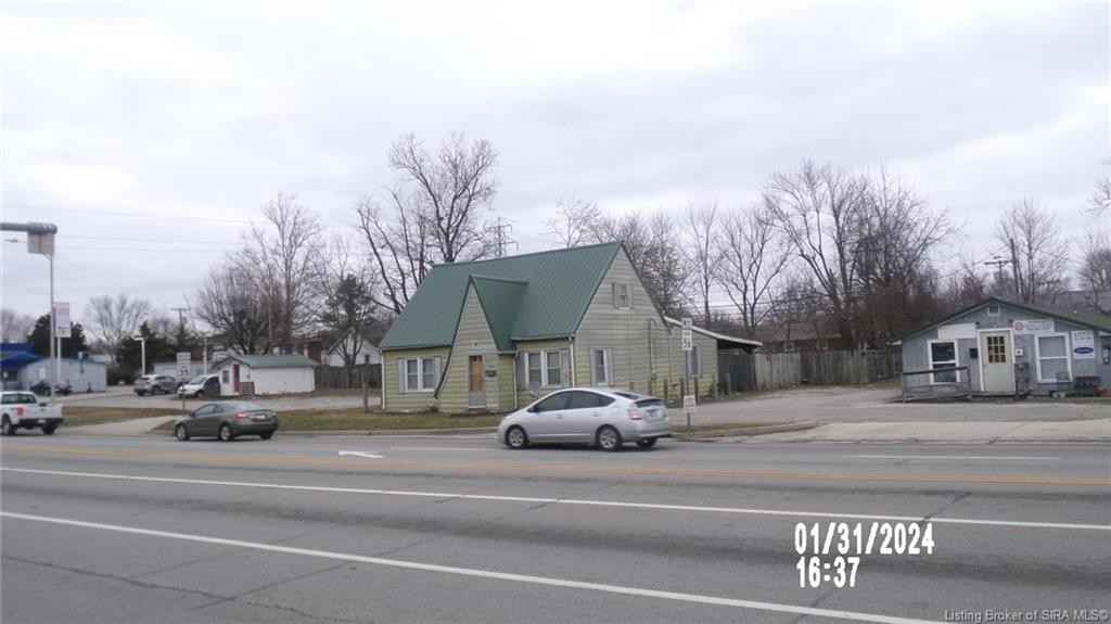 820 W McClain Ave  