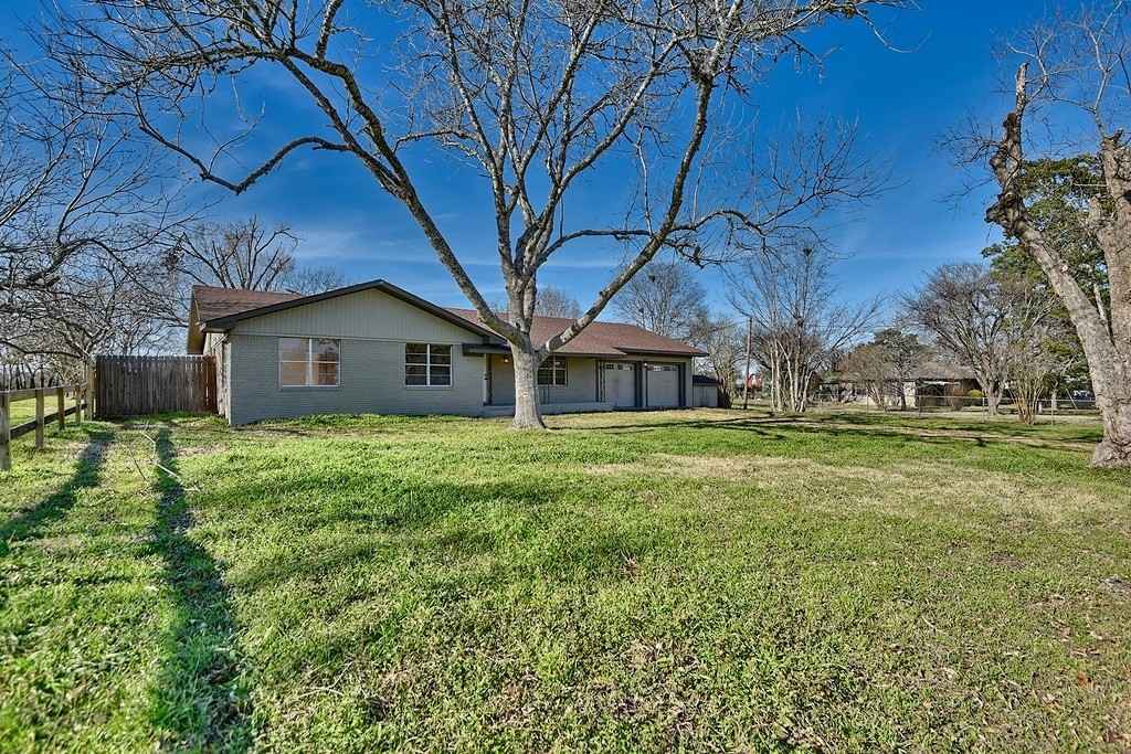 306 North Live Oak St  