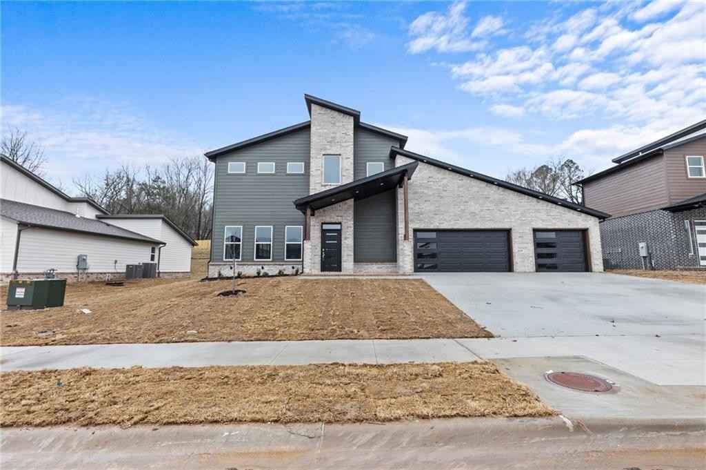 1321 Bunker Dr  