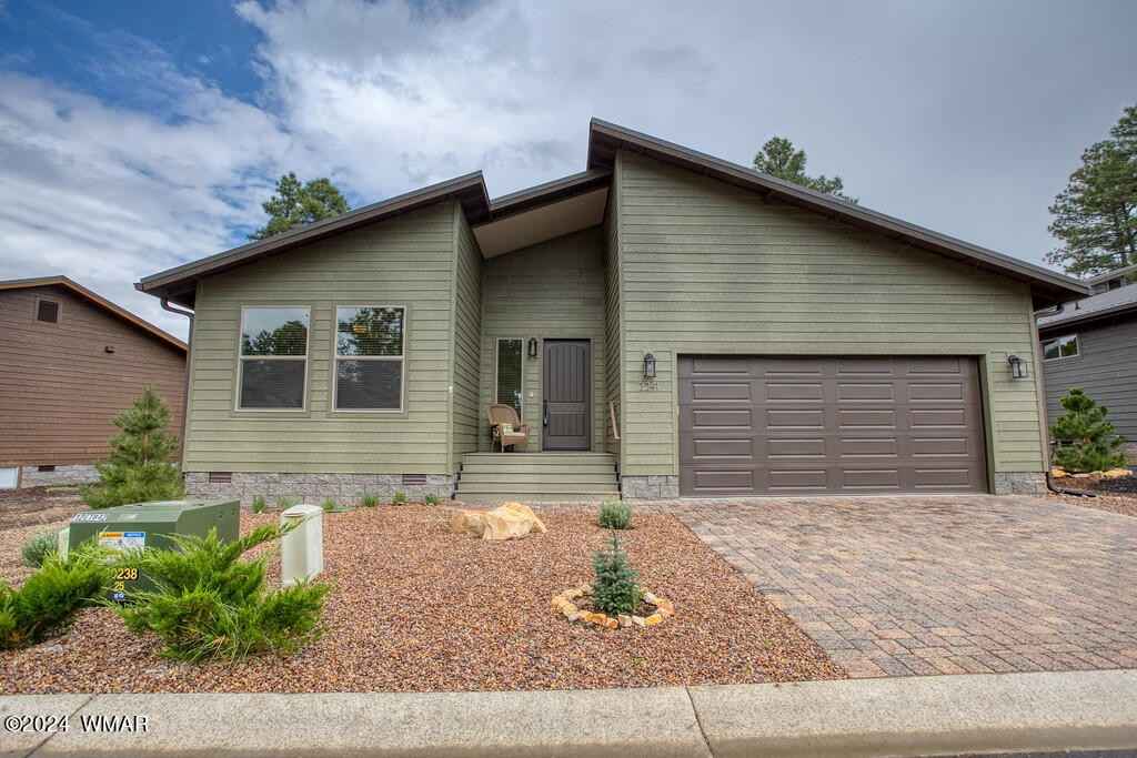 3241 N Eagles Crk Dr  