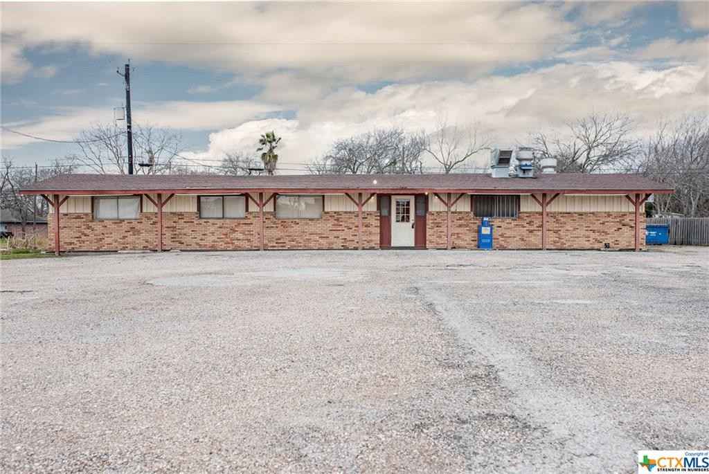 145 319 N State Hwy 35  