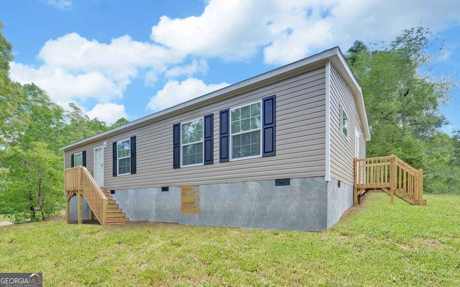 102 Meadowlark Ln  