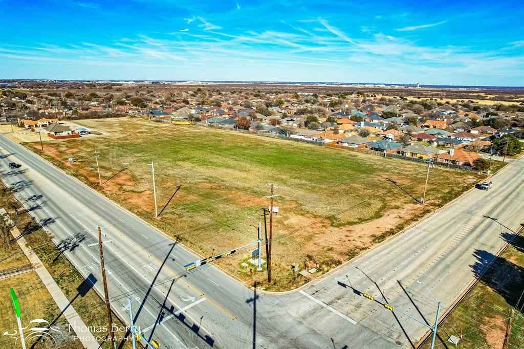 1002x E Industrial Blvd  