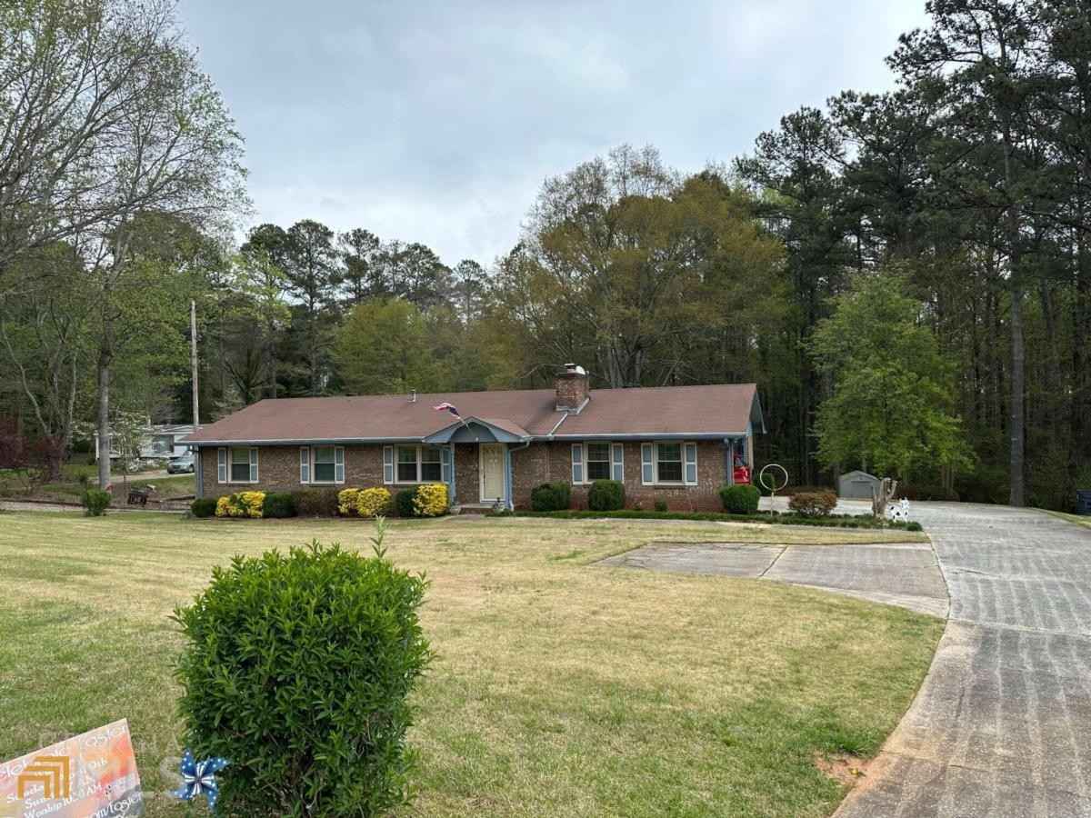329 Hiram Douglasville  