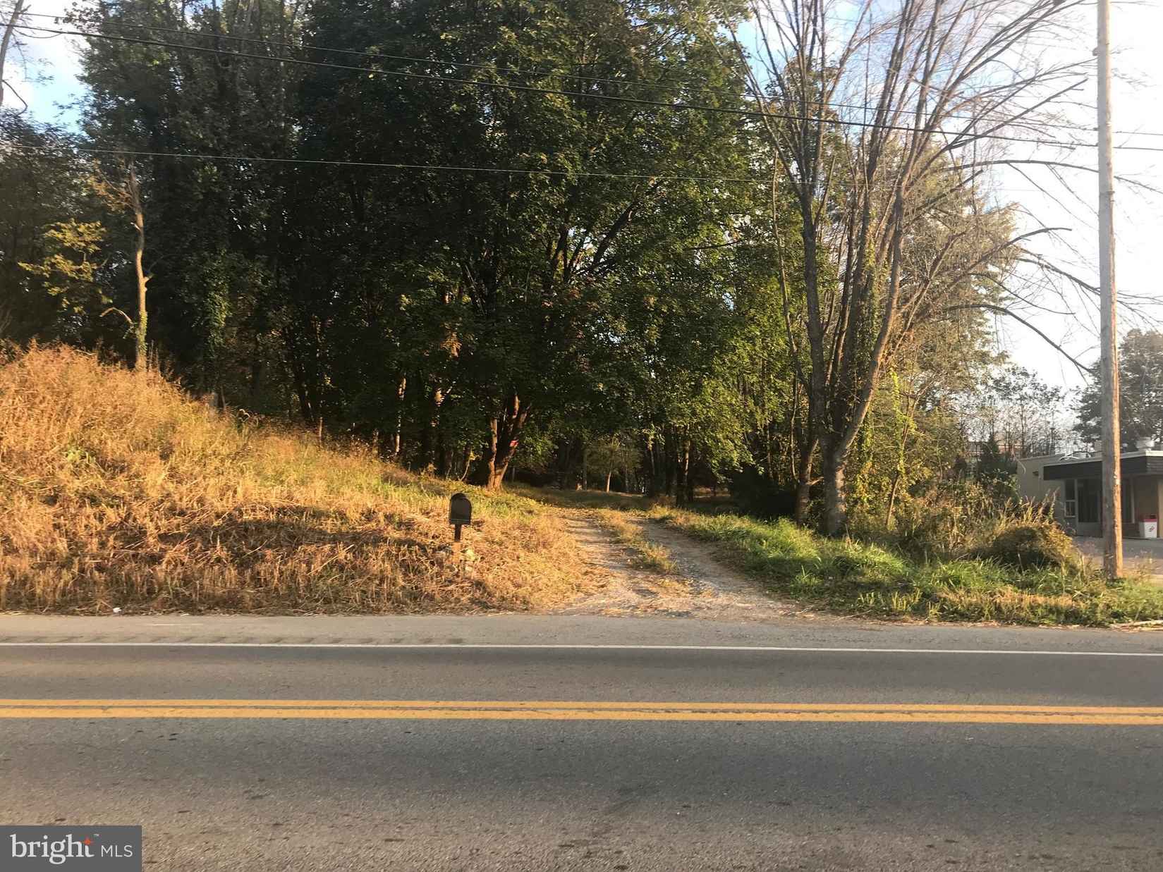 8285 Martinsburg Pike  