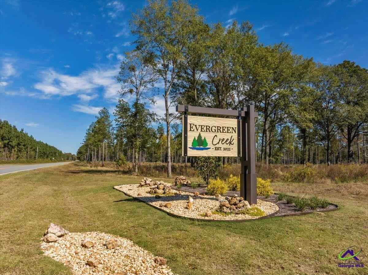 7 Evergreen Dr  