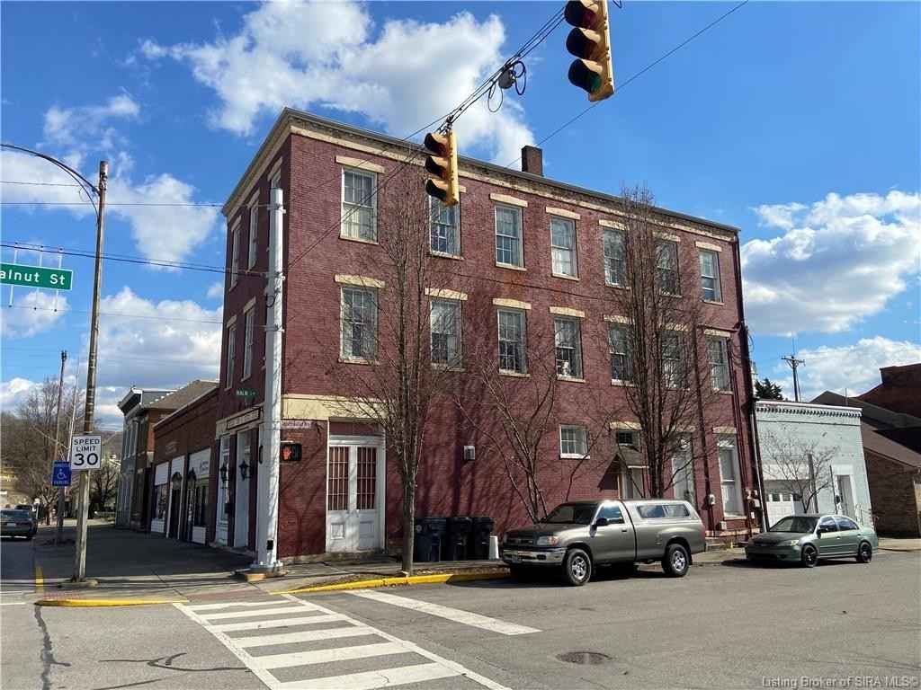 402 E Main St  