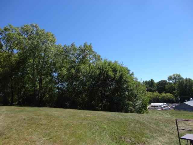 645 E Main St  