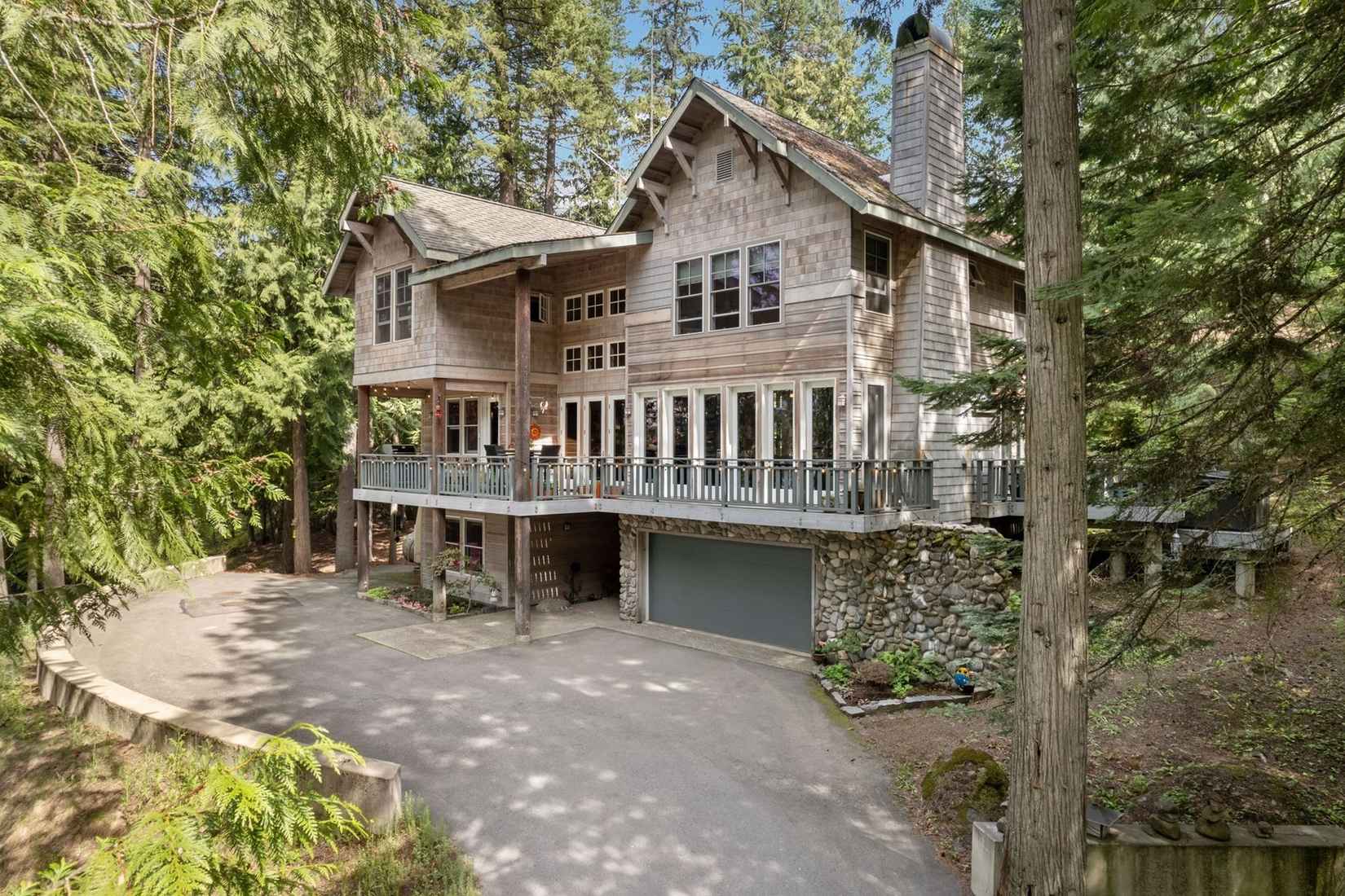 3996 Lakeshore Dr Moser  
