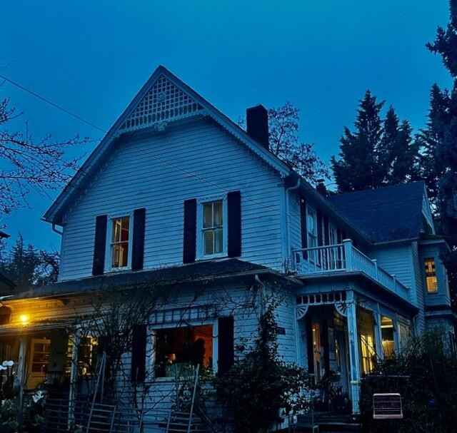 540/560 E California St  