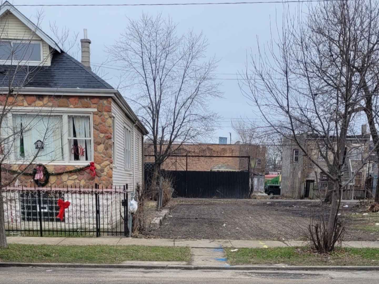 7241 S Marshfield Ave  