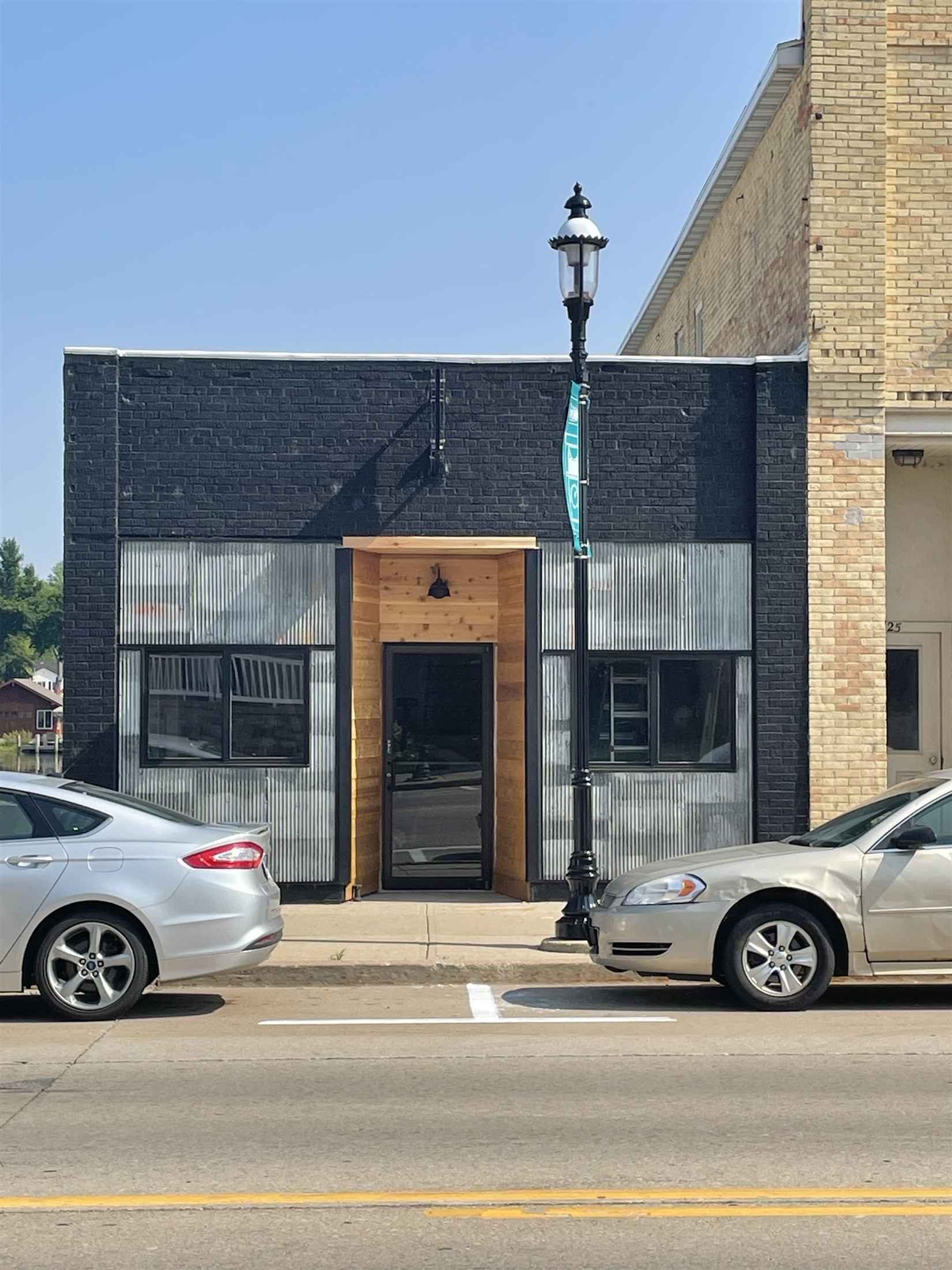 127 W MAIN St  