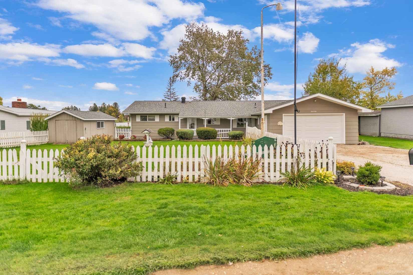 3039 W Lakeside  